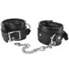 Strict – Locking Padded Wrist Cuffs -Seksspeeltjes Winkel AE423 1